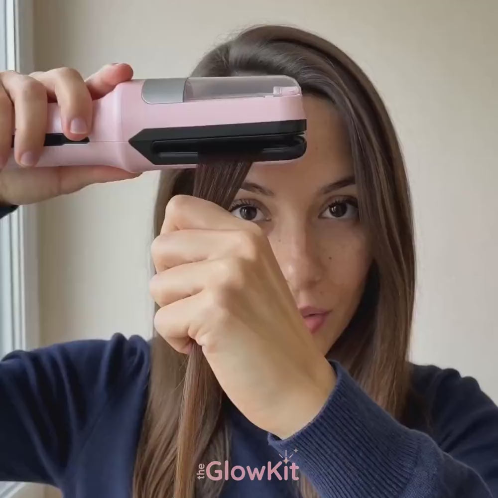 Gros plan du réservoir transparent de GlowTrim Pro, avec les pointes coupées visibles à l'intérieur